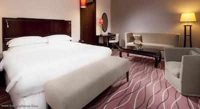 شرایتون پراگ چارلز اسکوئر