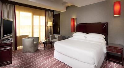 شرایتون پراگ چارلز اسکوئر