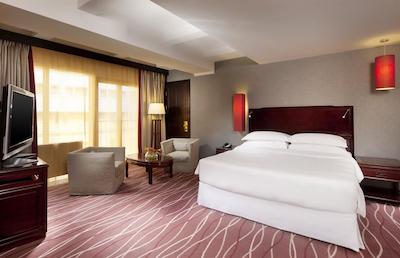 شرایتون پراگ چارلز اسکوئر