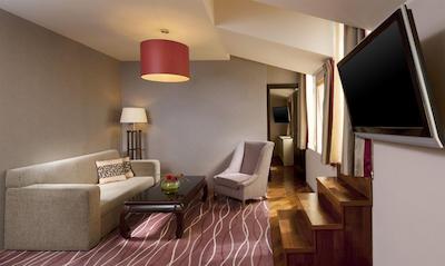 شرایتون پراگ چارلز اسکوئر