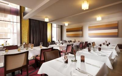 شرایتون پراگ چارلز اسکوئر