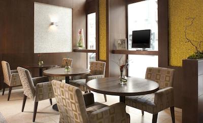 شرایتون پراگ چارلز اسکوئر