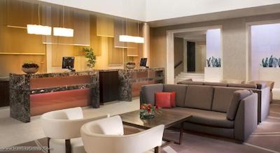 شرایتون پراگ چارلز اسکوئر