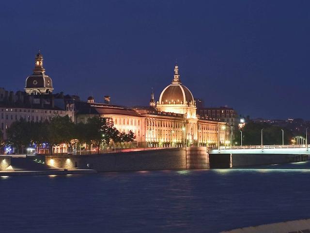 سوفیتل لیون بلکور