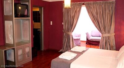 دلفی‌ آرت هتل