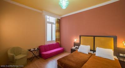 دلفی‌ آرت هتل