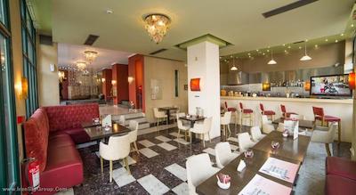 دلفی‌ آرت هتل