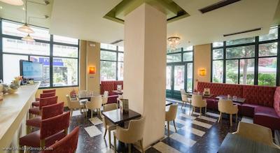 دلفی‌ آرت هتل