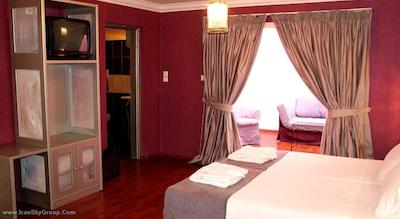 دلفی‌ آرت هتل