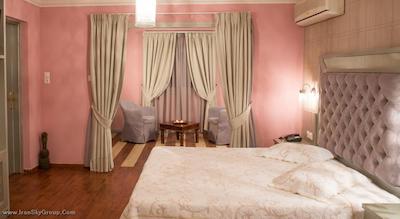 دلفی‌ آرت هتل