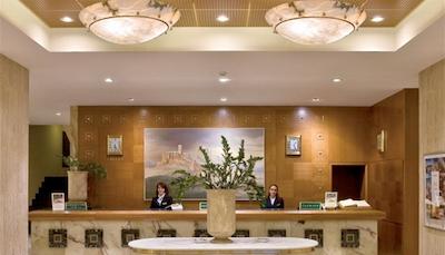 دیوانی پالاس آکروپلیس