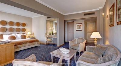 دیوانی پالاس آکروپلیس