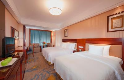 رامادا پلازا ایوو