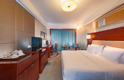 رامادا پلازا ایوو