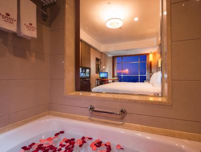 رامادا پلازا ایوو