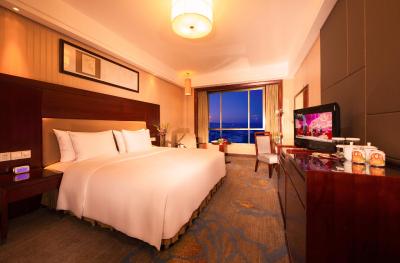 رامادا پلازا ایوو