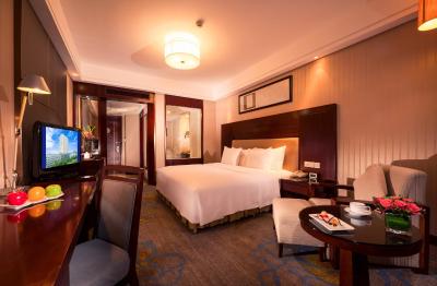 رامادا پلازا ایوو