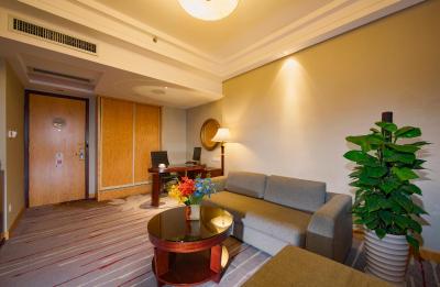 رامادا پلازا ایوو