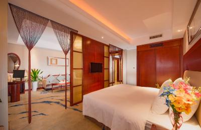 رامادا پلازا ایوو