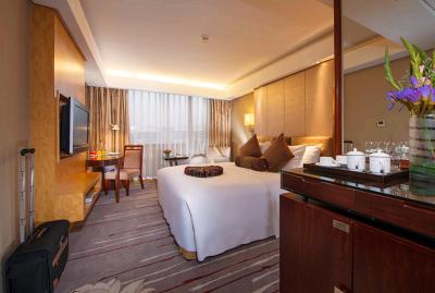 رامادا پلازا ایوو