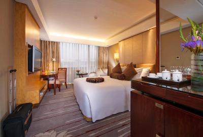 رامادا پلازا ایوو