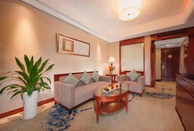 رامادا پلازا ایوو