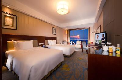 رامادا پلازا ایوو