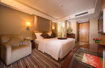 رامادا پلازا ایوو