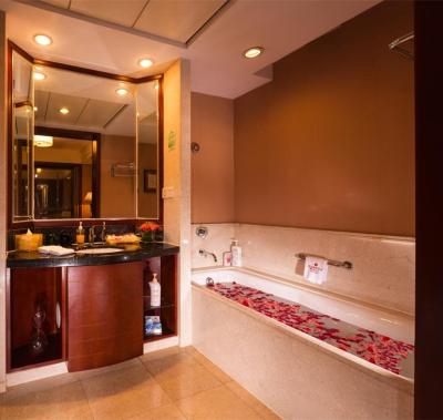 رامادا پلازا ایوو