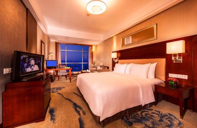 رامادا پلازا ایوو