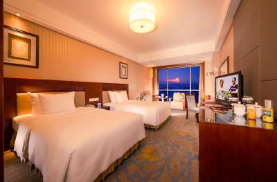 رامادا پلازا ایوو