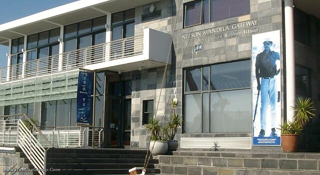 د تیبل بی
