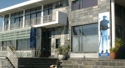 د تیبل بی