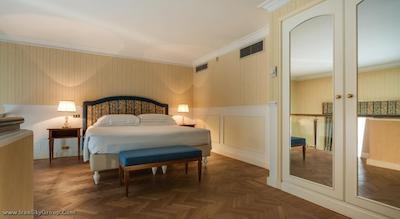 پلازا لوکچسی