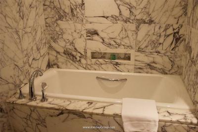 د باند ریورساید