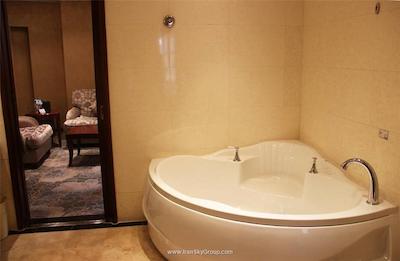 د باند ریورساید