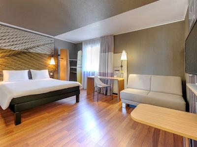 آیبیس برلین میتته