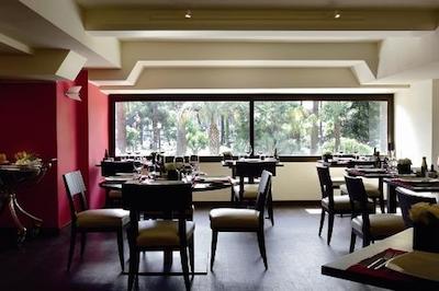 بی4 نیزا پلازا