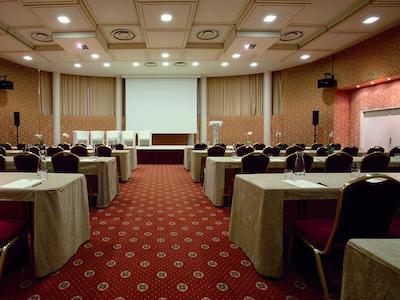 بی4 نیزا پلازا