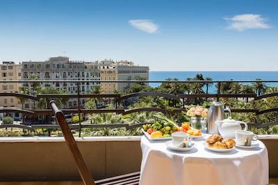 بی4 نیزا پلازا