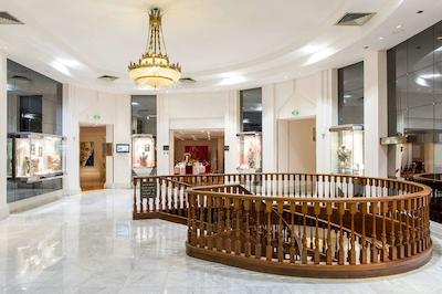 بی4 نیزا پلازا