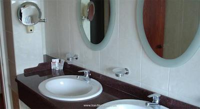 آتن اسکارهتل