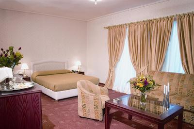 آتن اسکارهتل