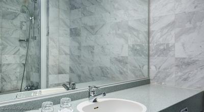 ان اچ کالکشن آمستردام باربیزن پالاس