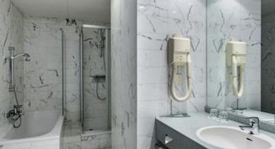 ان اچ کالکشن آمستردام باربیزن پالاس