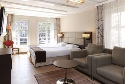 ان اچ کالکشن آمستردام باربیزن پالاس