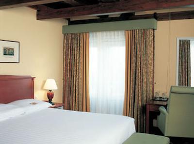 ان اچ کالکشن آمستردام باربیزن پالاس