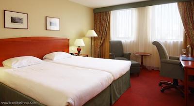 ان اچ کالکشن آمستردام باربیزن پالاس