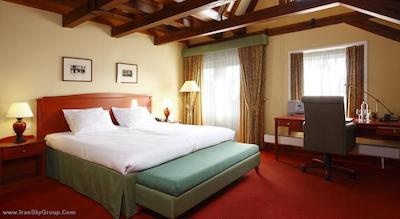 ان اچ کالکشن آمستردام باربیزن پالاس