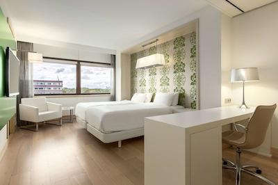 هتل ان‌ اچ امستردام زوید